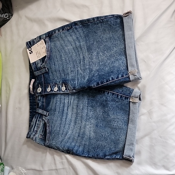 so womens jrs lo rise button fly Bermuda shorts cuffed sz 11 new - Picture 1 of 3